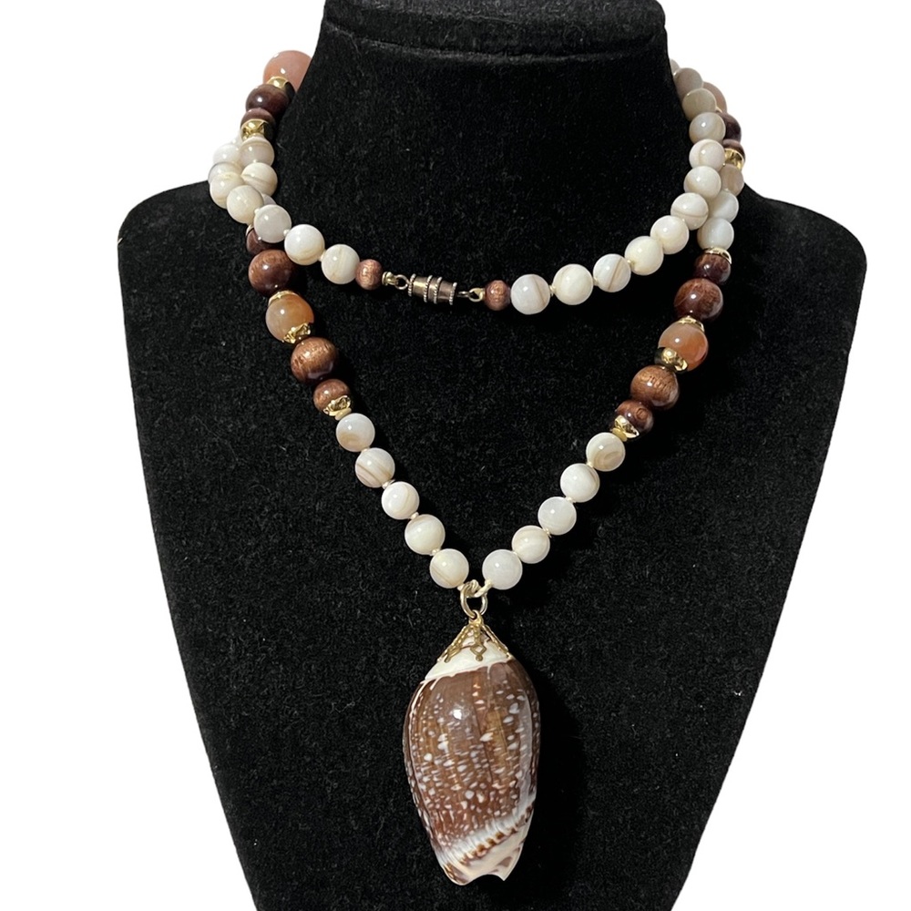 Beaded Cowrie Shell Necklace Vtg Boho Brown & Cream Marble Stones Gold Accents
